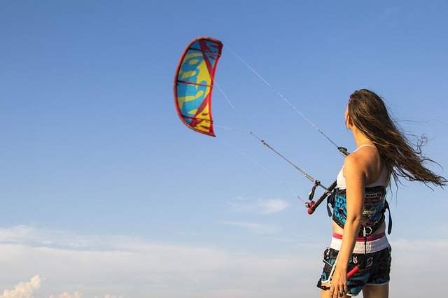 Find Top 5 Tips To Follow for Kiteboarding