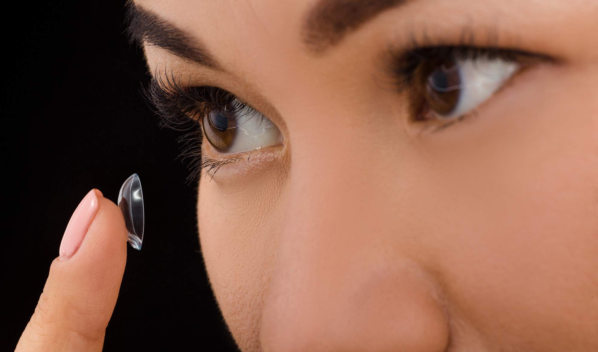 Contact Lenses vs. Glasses: What Are the Differences?