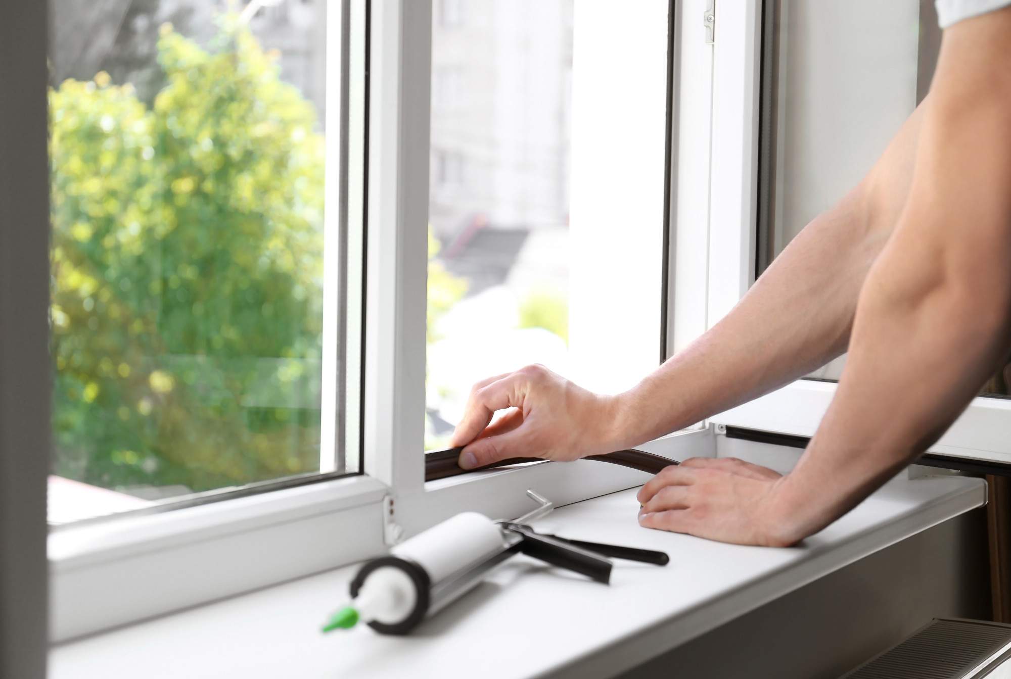 5 Warning Signs You Need a Window Replacement