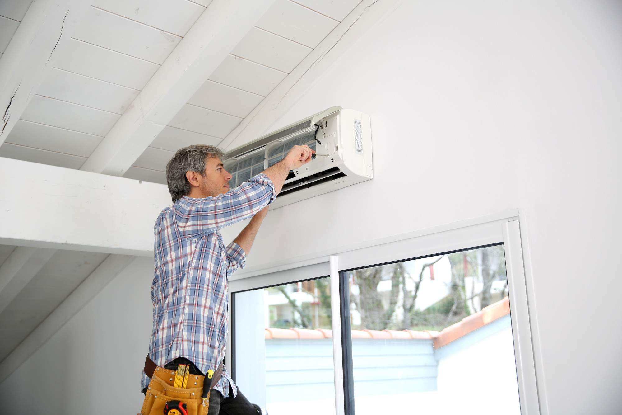 3 Sure Signs It’s Time to Hire an HVAC Technician