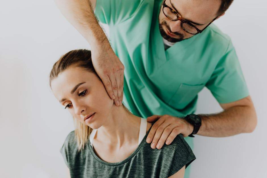 How to Find the Right Neck Pain Doctor for You: A Guide