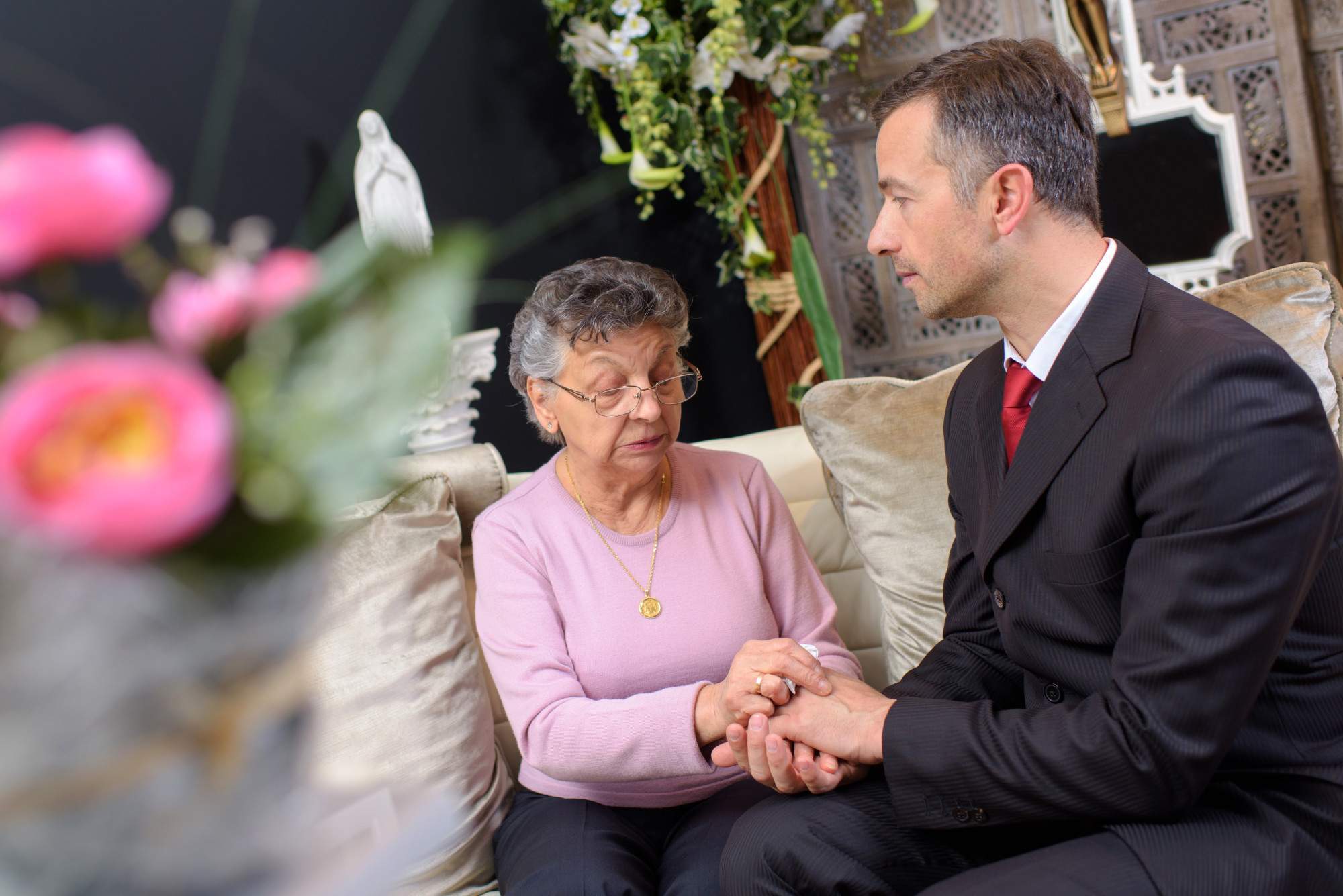 How to Plan a Funeral: The Necessary Steps You Must Take