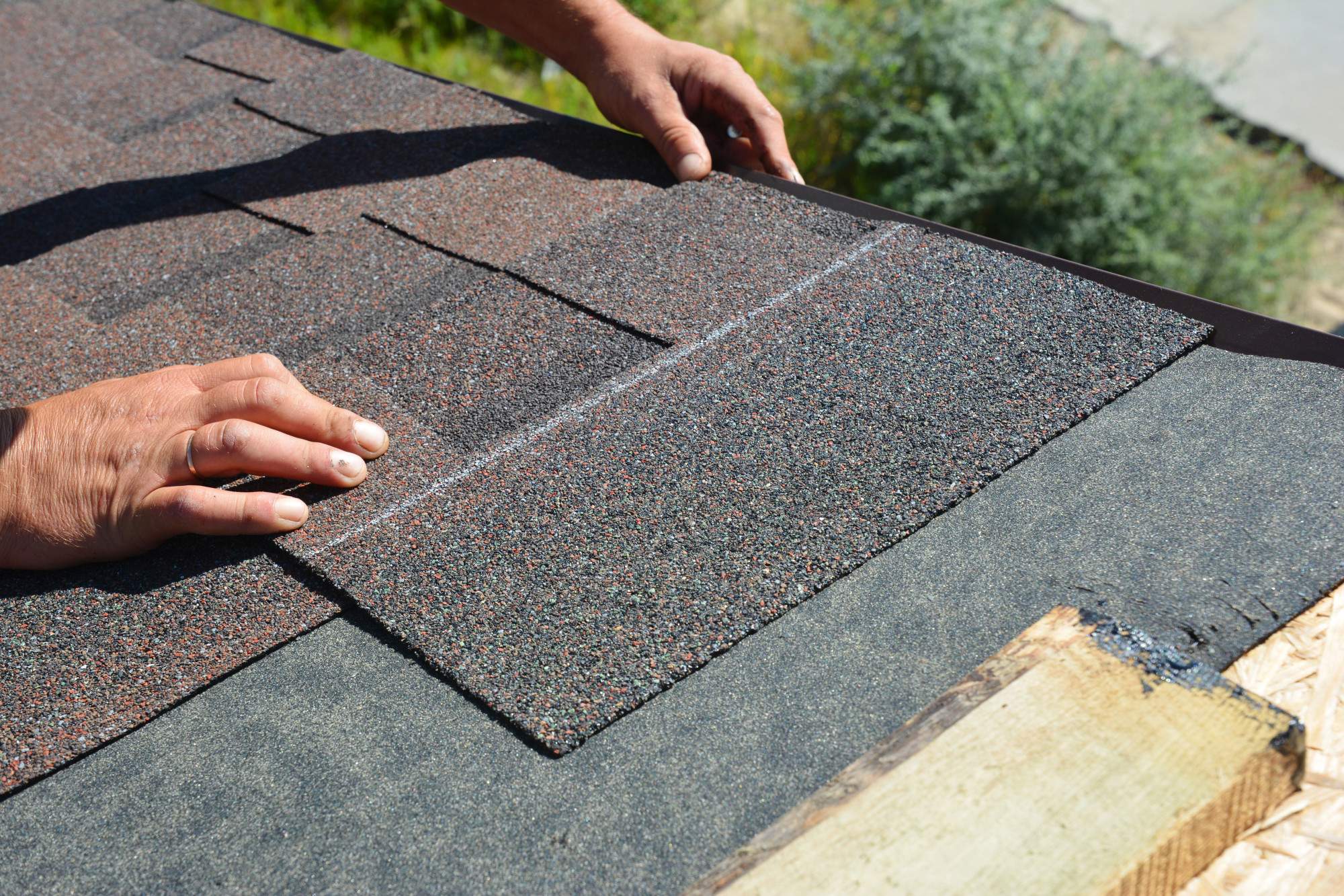 When to Replace Roof Shingles: A Guide