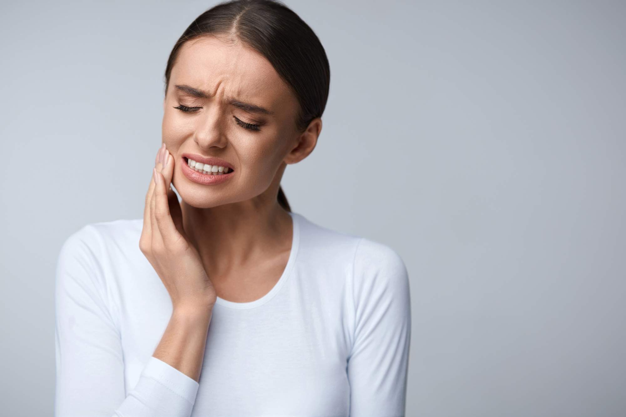 How to Manage a Toothache at Night Before Your Dental Appointment