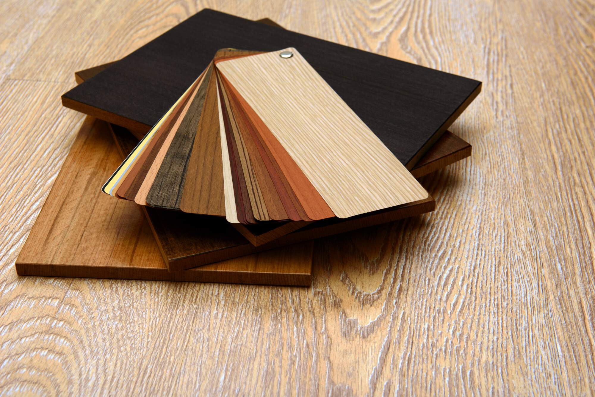How to Choose the Best Flooring Material for Your Living Room