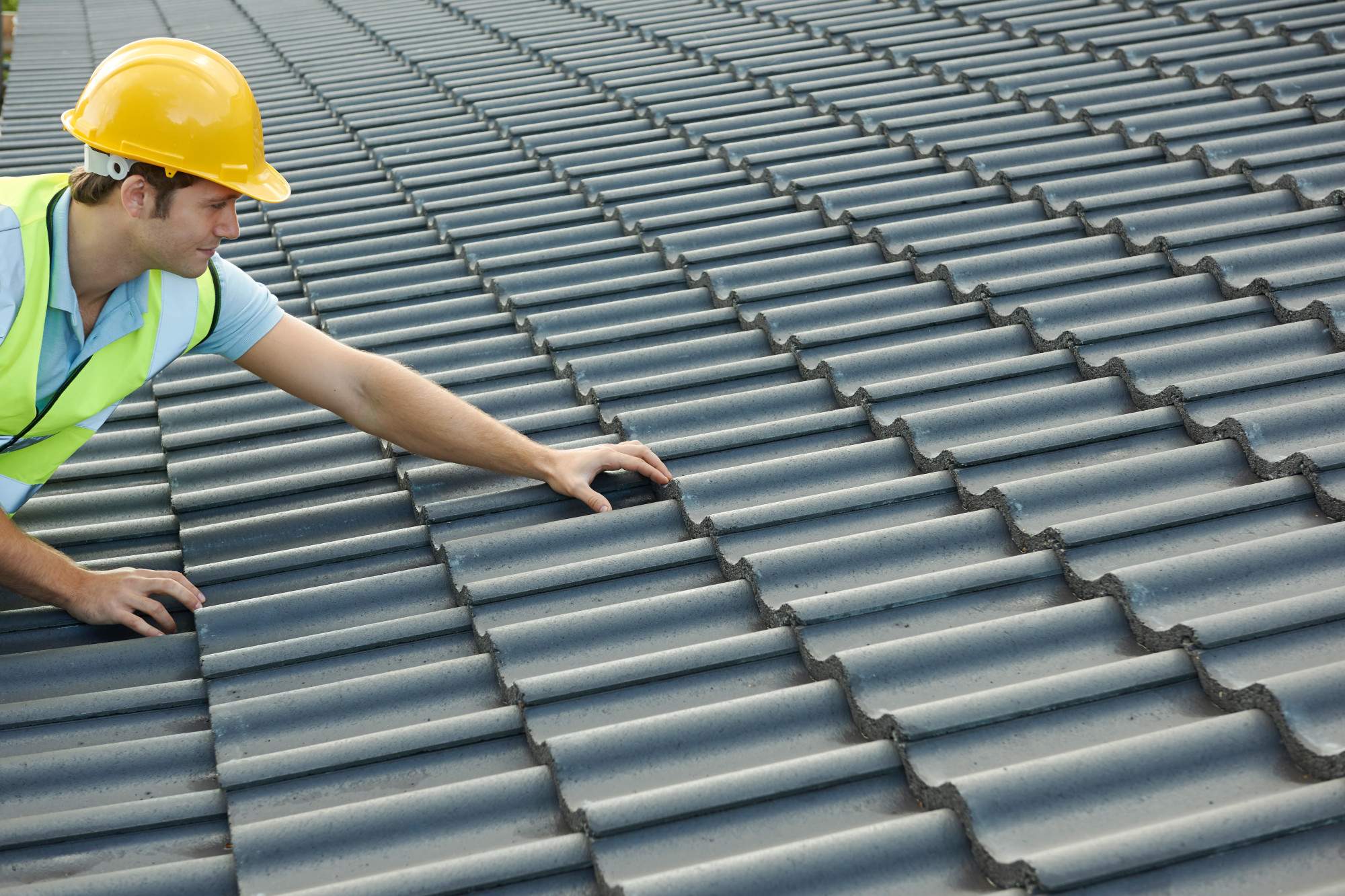 The Top 4 Roof Maintenance Tips for New Homeowners