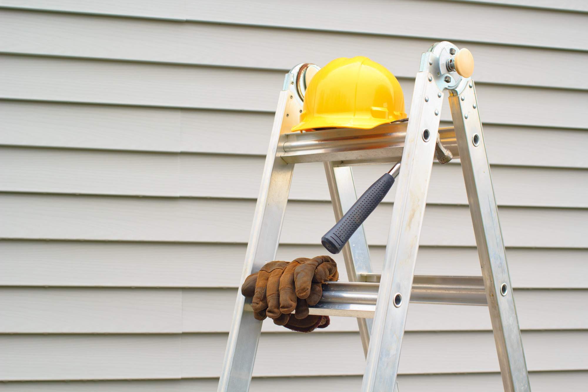 How to Repair Your Siding at Home: A Guide