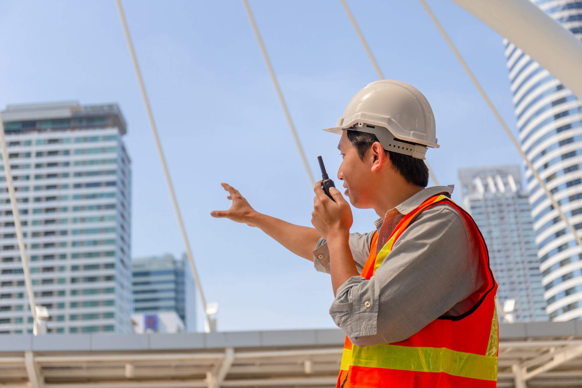 Buying a Two Way Radio: How to Choose the Best for Your Business