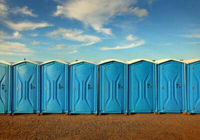 Top Advantages of Hiring Portable Toilets for Construction Sites