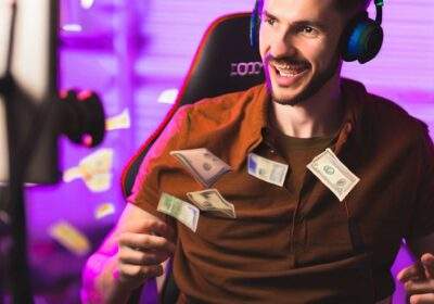 The Path to Twitch Wealth: Top Tips to Earn Money on Twitch!