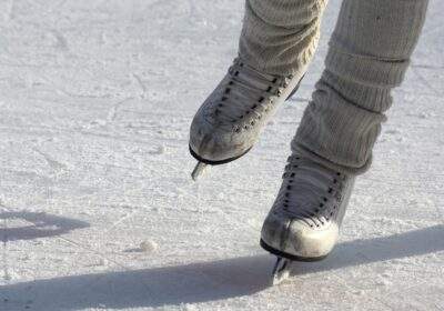 Backyard Synthetic Ice Skating Rinks- Transforming Homes Into Winter Wonderlands